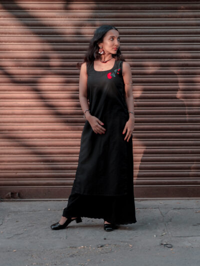 Long embroidered slit kurta